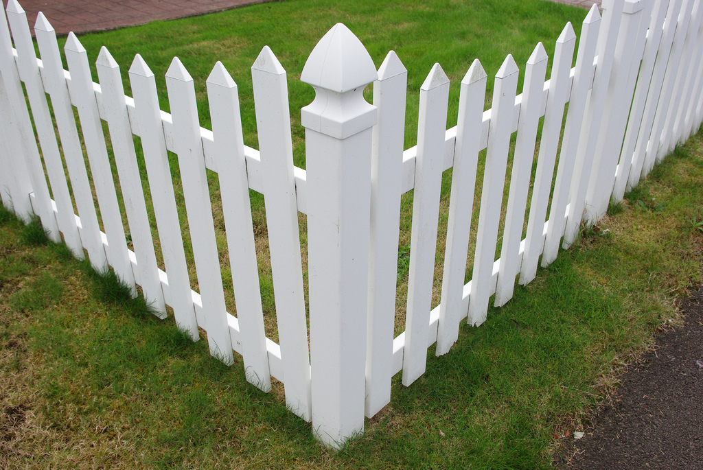 Plastic fencing price