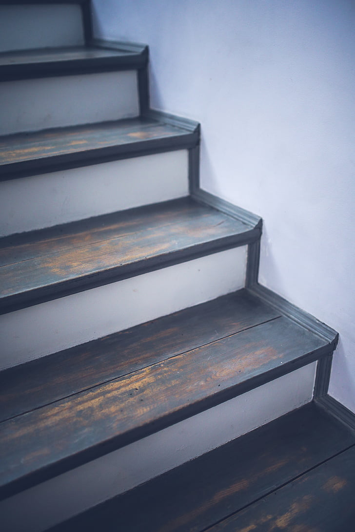 stairwell painting